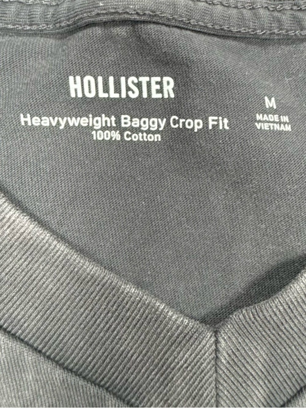Hollister Men's Gray V-Neck 'North Valley 36' Graphic Tee - Picture 4 of 10